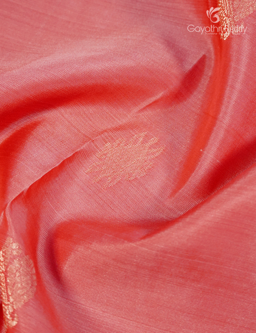 Pure Kanchipuram Silk Saree in Peach and Magenta
