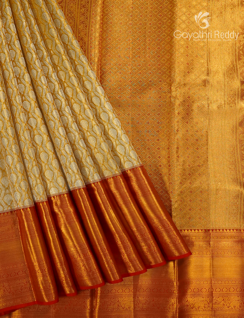 Pure Kanjivaram Wedding Silk in Gold and Bridal Red
