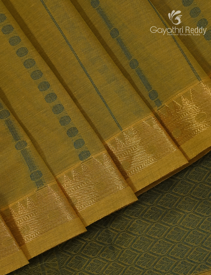 Pure Kanchi Cotton Saree in Mehendi Green