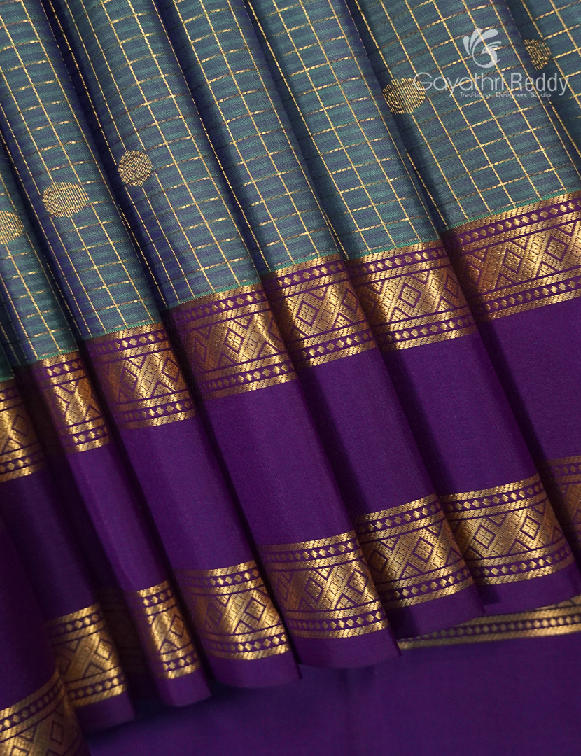 Pure Kanchipuram Vintage Silk Saree in Grey and Purple