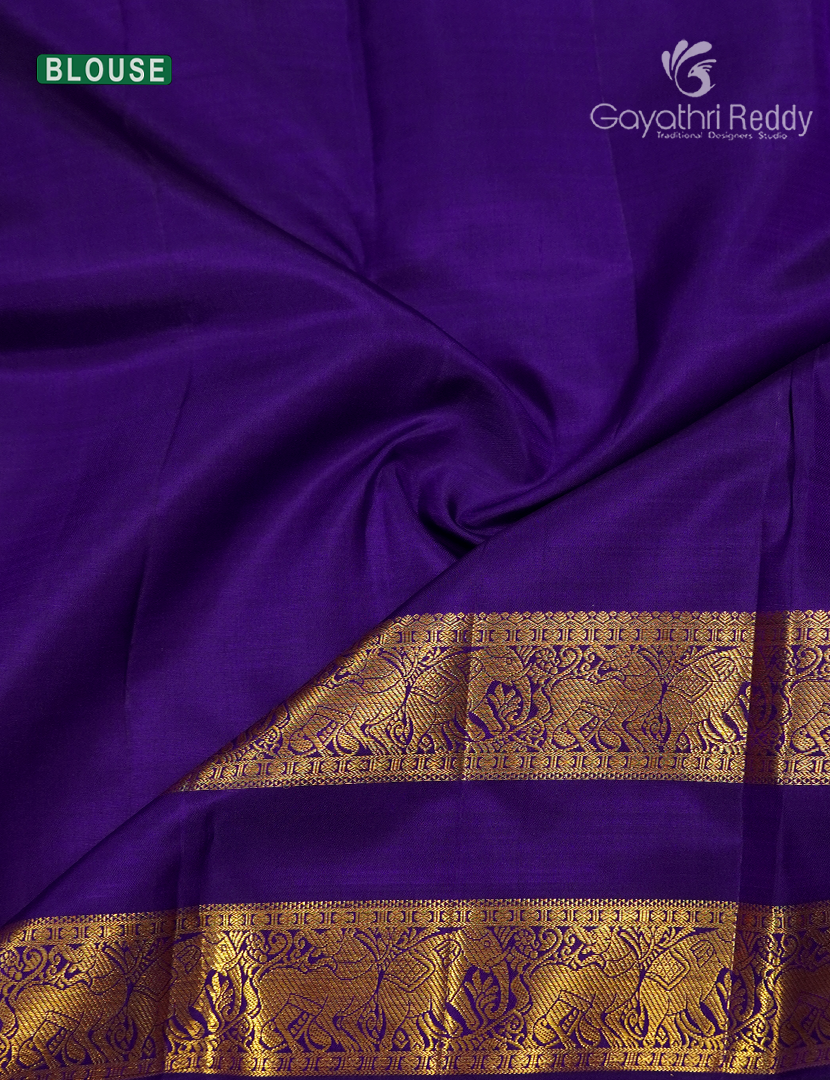 Pure Kanchipuram Silk Saree in Purple ( Butta Pattern )