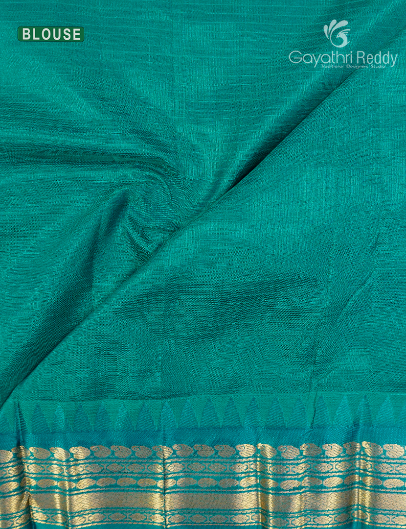 Pure Gadwal Cotton Saree in Lavender and Rama Green