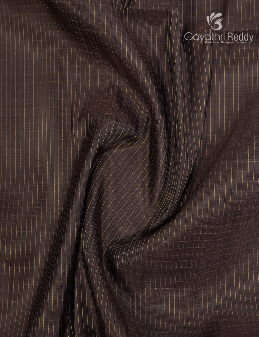 Pure Kanchipuram Light Weight Silk Saree in Earthy Brown and Deep Brown