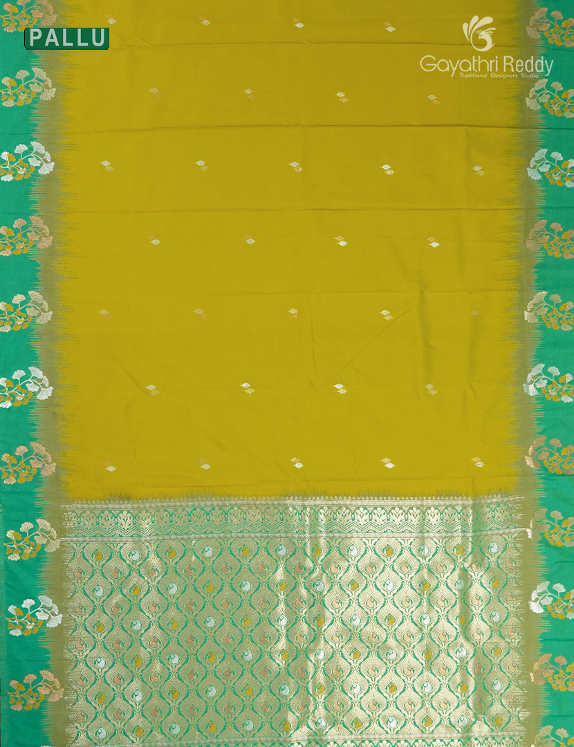 Semi Kanchipuran Silk Saree in Dry Mehendi and Parrot Green