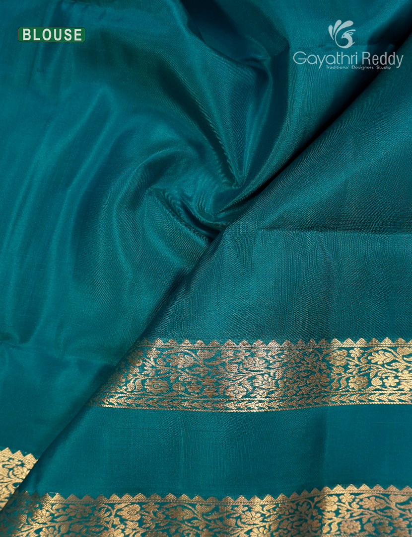 Pure Kanchipuram Soft Silk Saree in Parrot Green and Teal Green