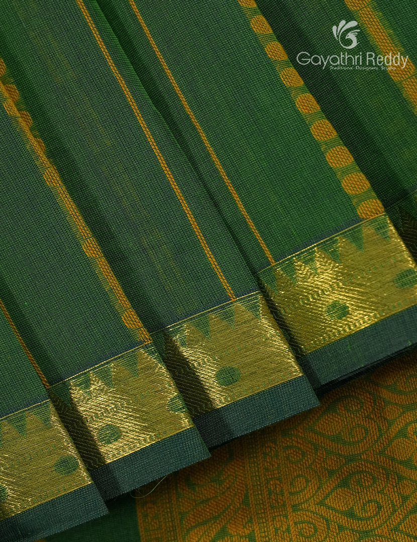 Pure Kanchi Cotton Saree in Leaf Green