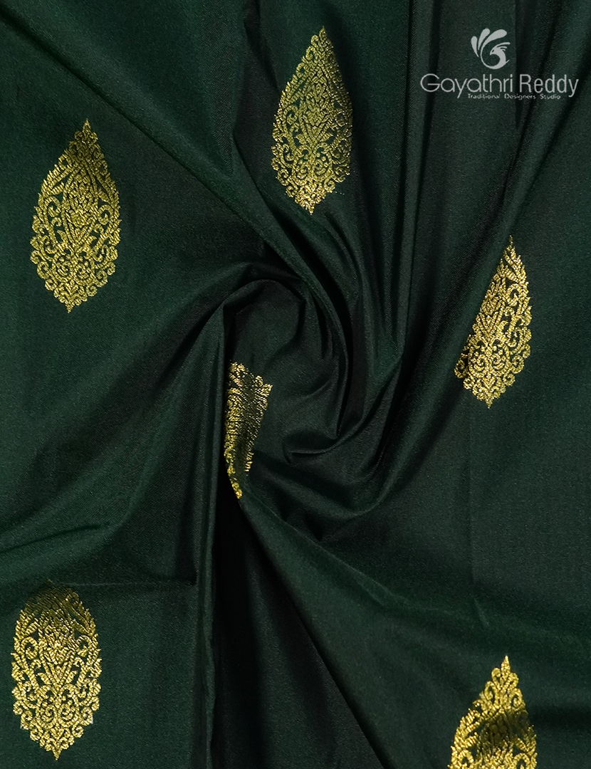 Semi Kanchipuram Silk Saree in Deep Bottle Green and Deep Magenta