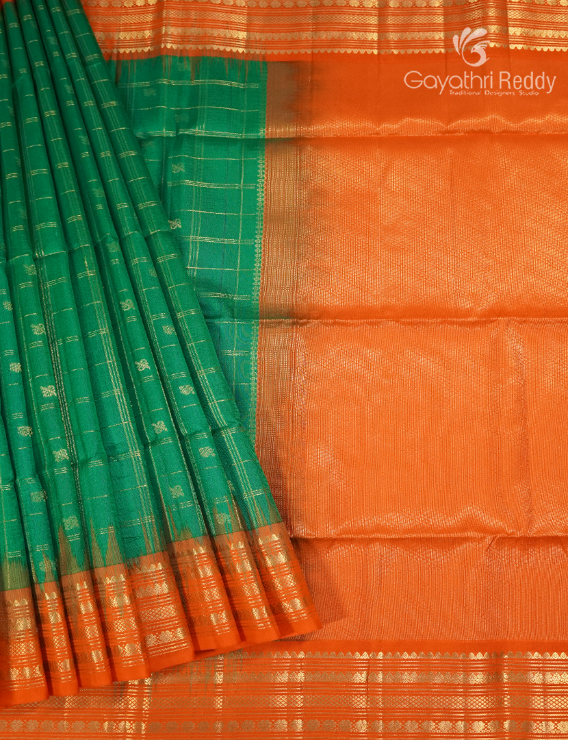 Pure Kanchipuram Vintage Silk Saree in Green and Orange