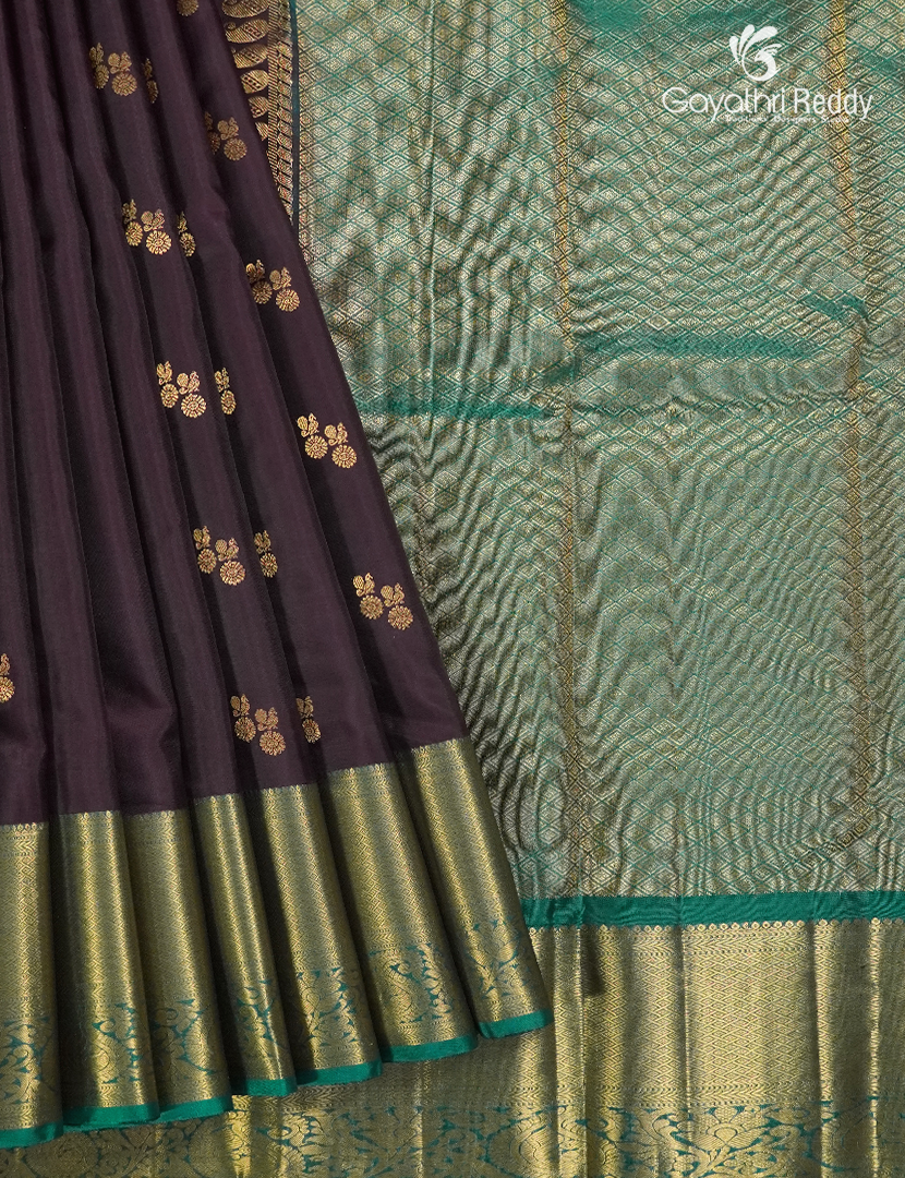 Pure Kanchipuram Silk Saree in Deep Wine and Deep Rama Green