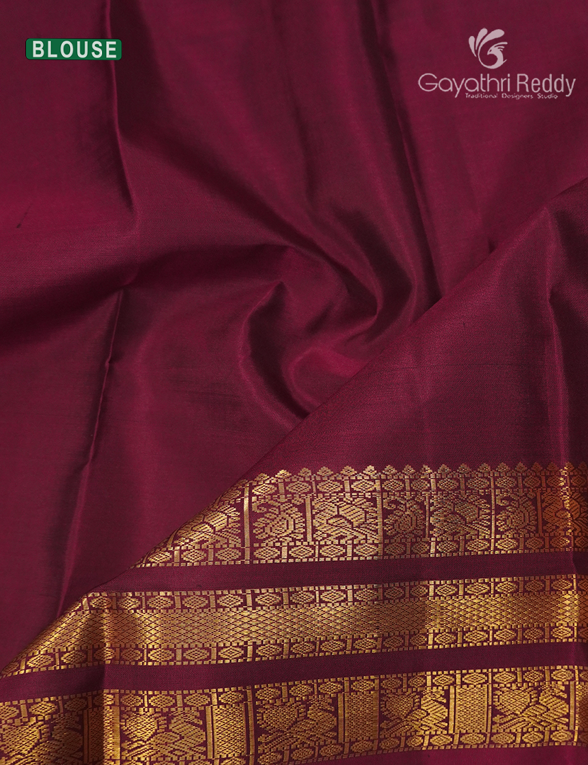 Pure Kanchipuram Silk Saree in Deep Brown and Deep Magenta