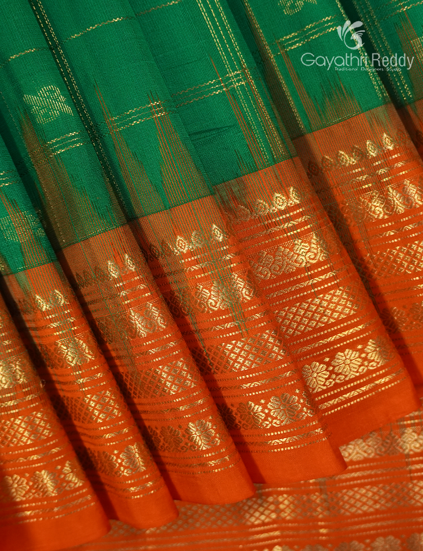 Pure Kanchipuram Vintage Silk Saree in Green and Orange