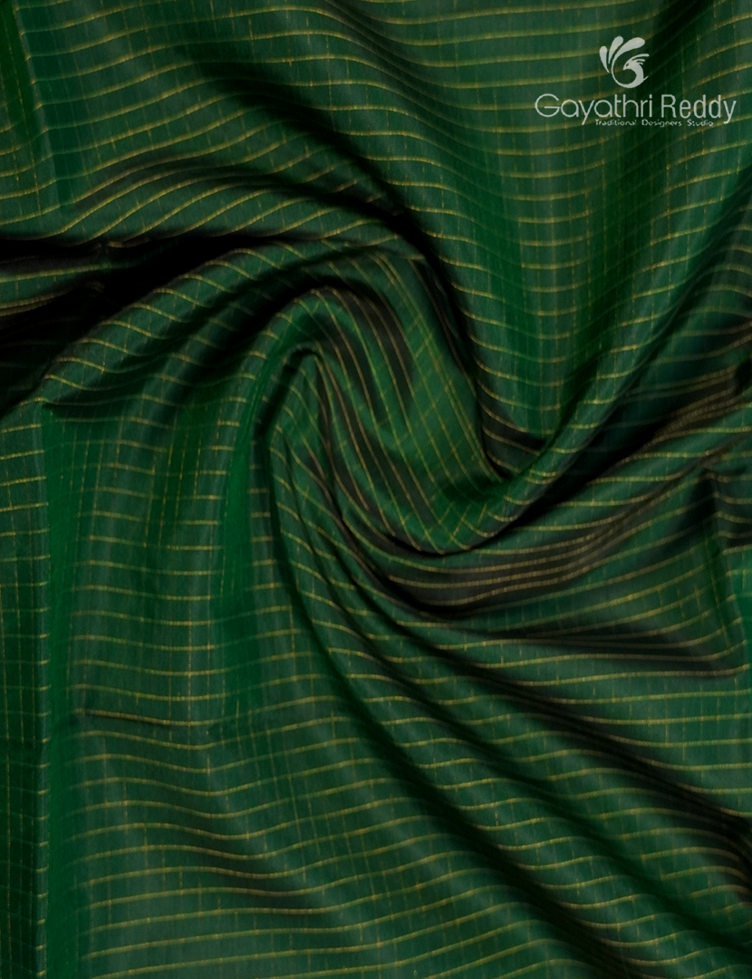 Pure  Kanchipuram Light Weight Silk Saree in Green and Deep Snuff