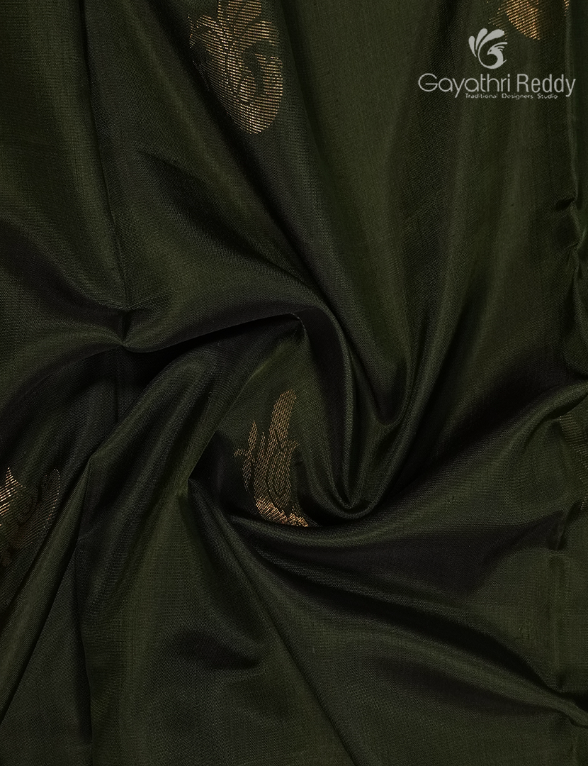 Pure Kanchipuram Soft Silk Saree in Deep Olive Green and Rust Orange