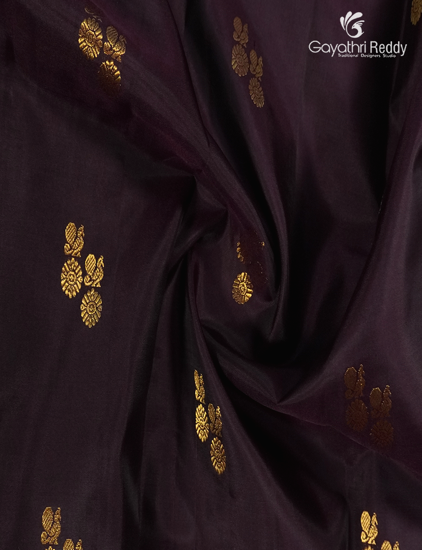 Pure Kanchipuram Silk Saree in Deep Wine and Deep Rama Green