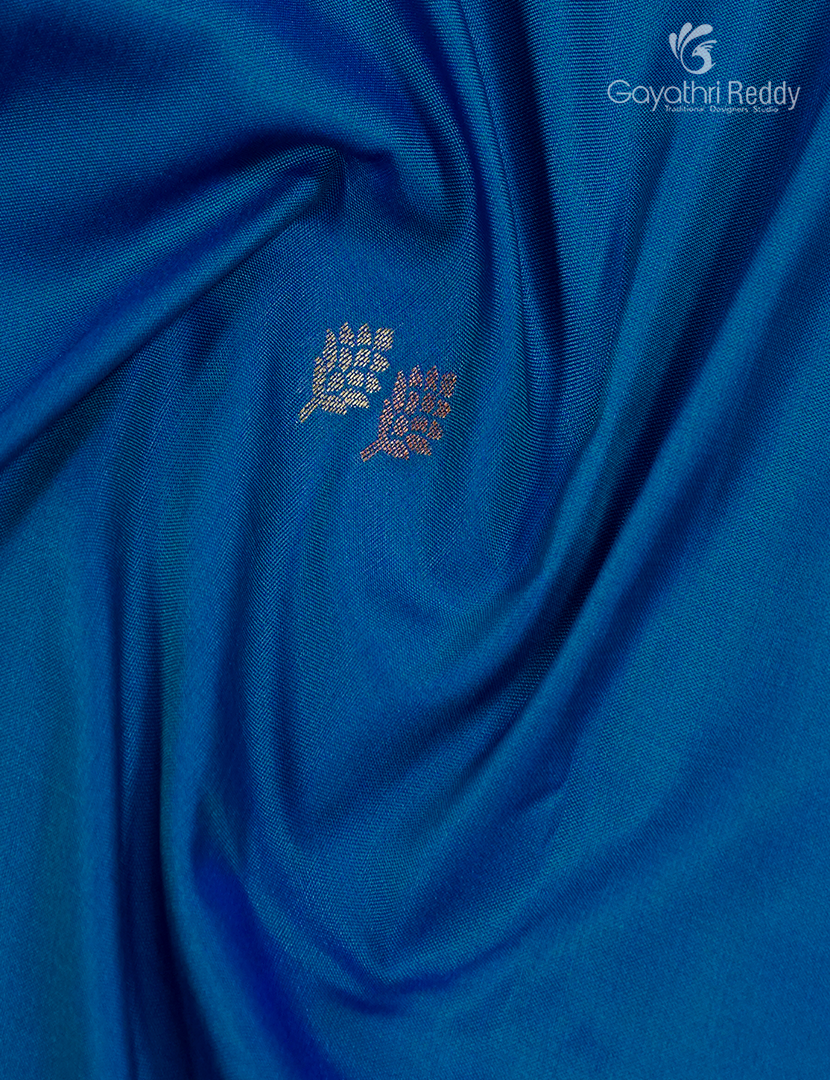 Semi Kanchipuran Silk Saree in Deep Peacock blue and  Magenta Pink