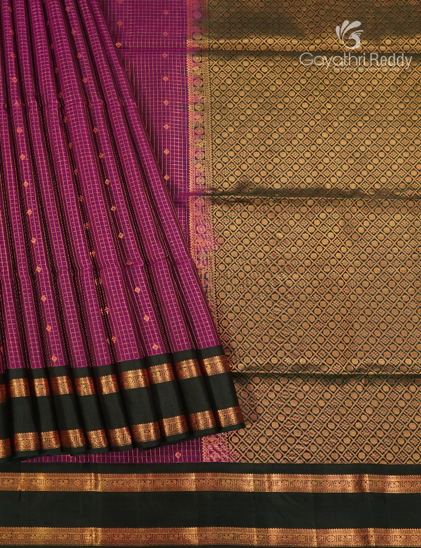 Pure Kanchipuram Vintage Silk Saree in Ruby Pink and Green