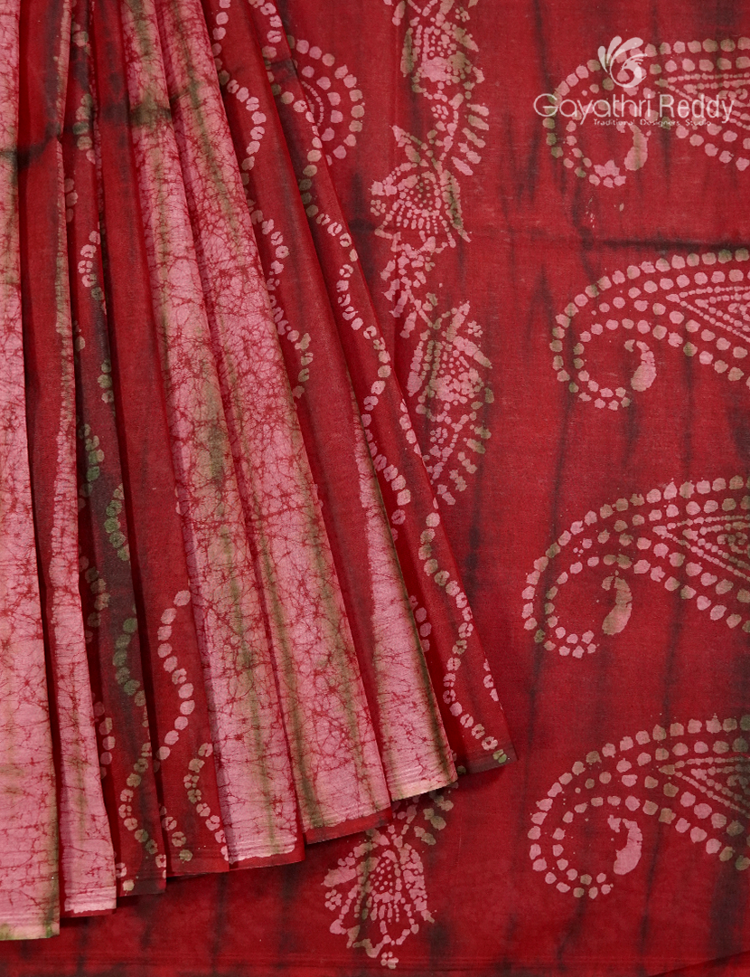 Cotton Batik Print Saree in Red