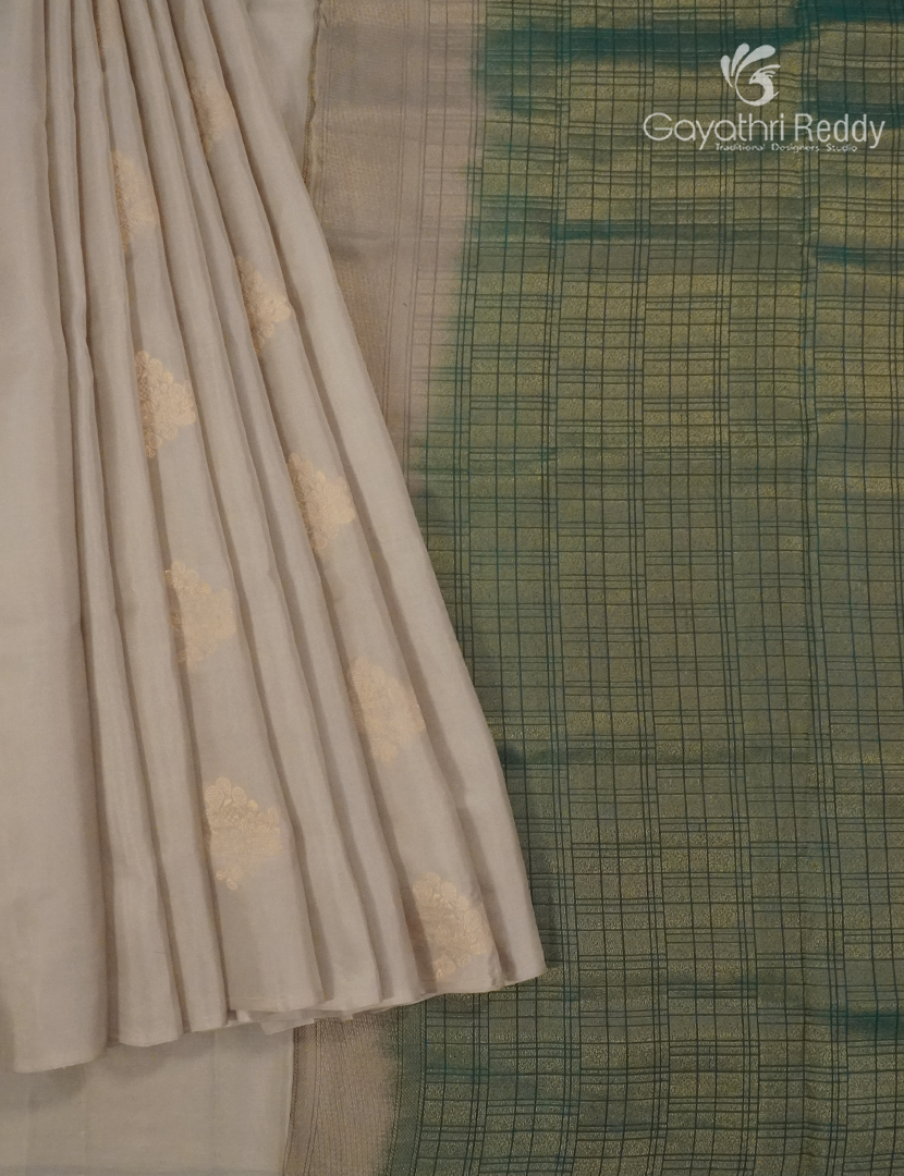 Pure Kanchipuram Silk  Saree in Ivory ( Butta Style )