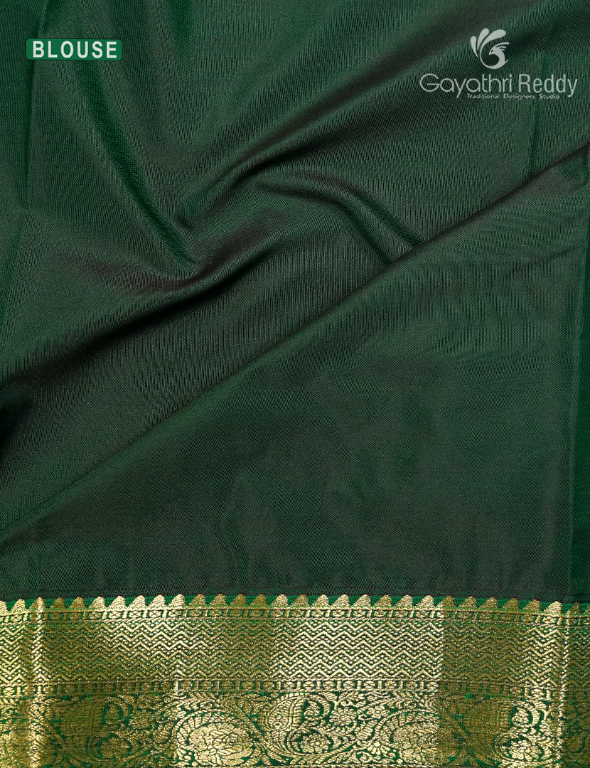 Semi Kanchipuram Silk Saree in Peach and Bottle Green