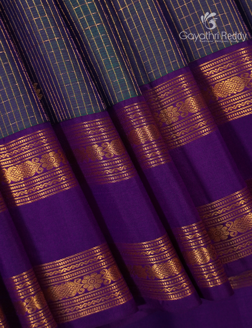 Pure Kanchipuram Vintage Silk Saree in Grey and Purple