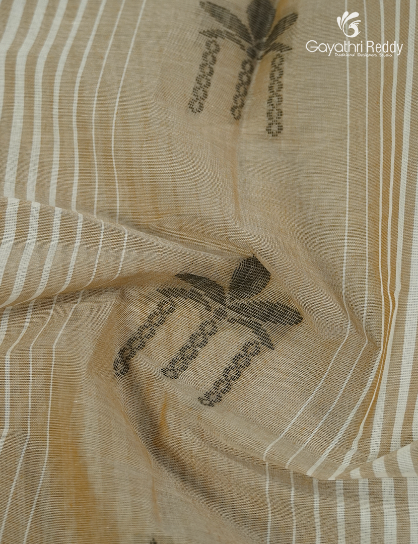 Pure Kanchi Cotton Saree in Cream and Olive Green