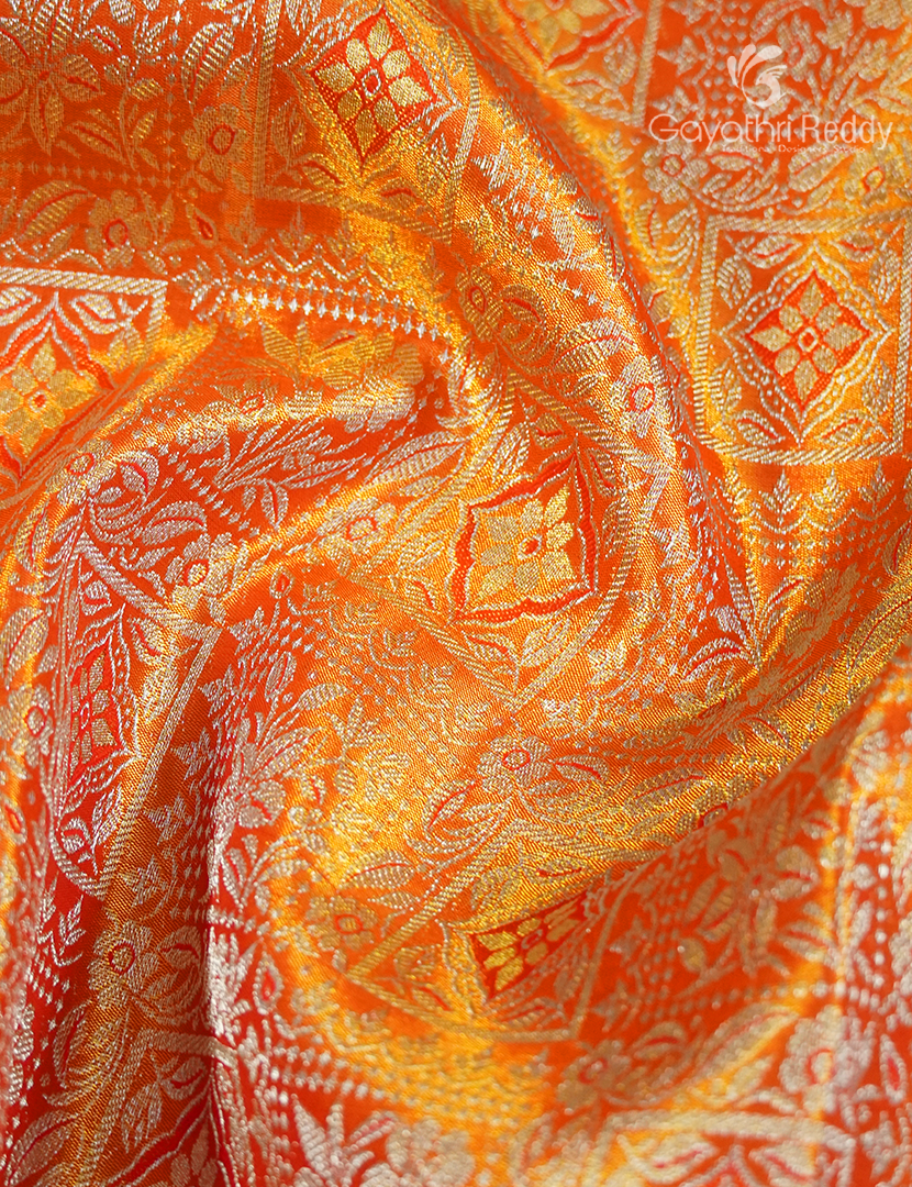 Pure Kanchipuram Silk Bridal Saree in Dual tone Orange and Red