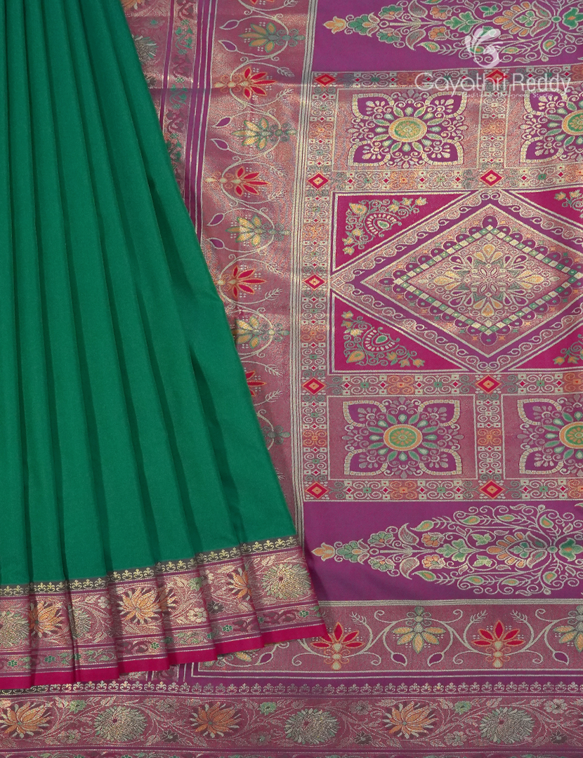 Semi Kanchipuram Art Silk Saree in Deep Rama Green and Magenta