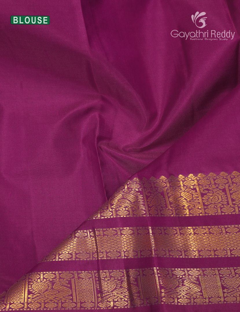 Pure Kanchipuram Silk Saree in Grey and Magenta
