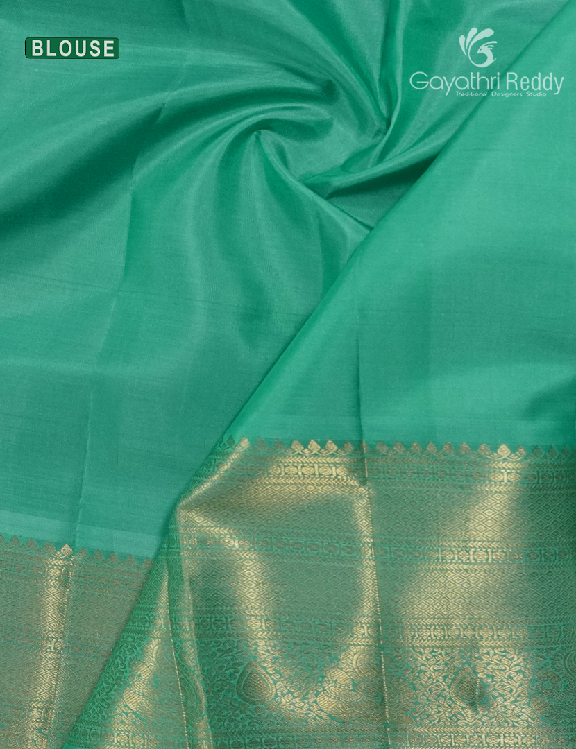 Pure Kanchipuram Silk Saree in Sea Green (Broad Borders )
