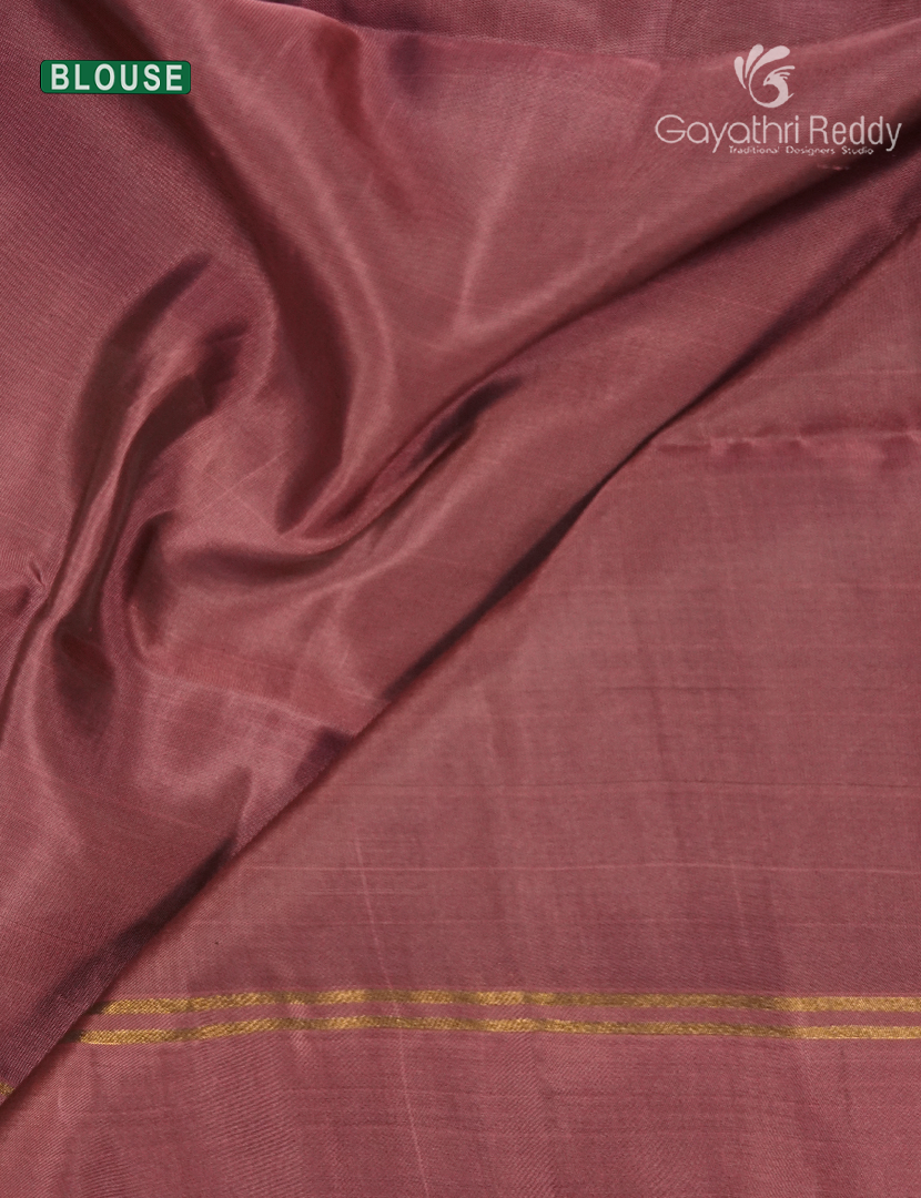 Pure Kanchipuram Soft Silk Saree in Deep Navy Blue and Onion Peach