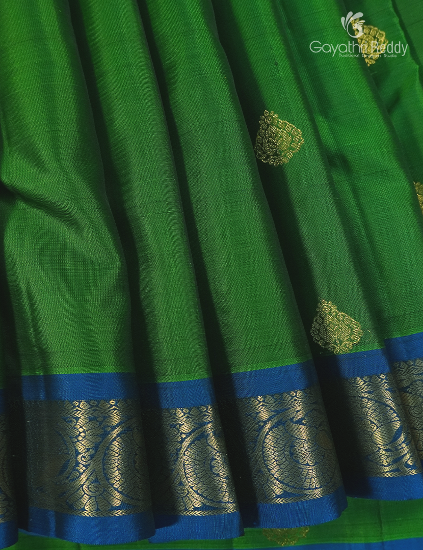 Pure Kanchipuram Silk Saree in Deep Leaf Green and Deep Peacock Blue