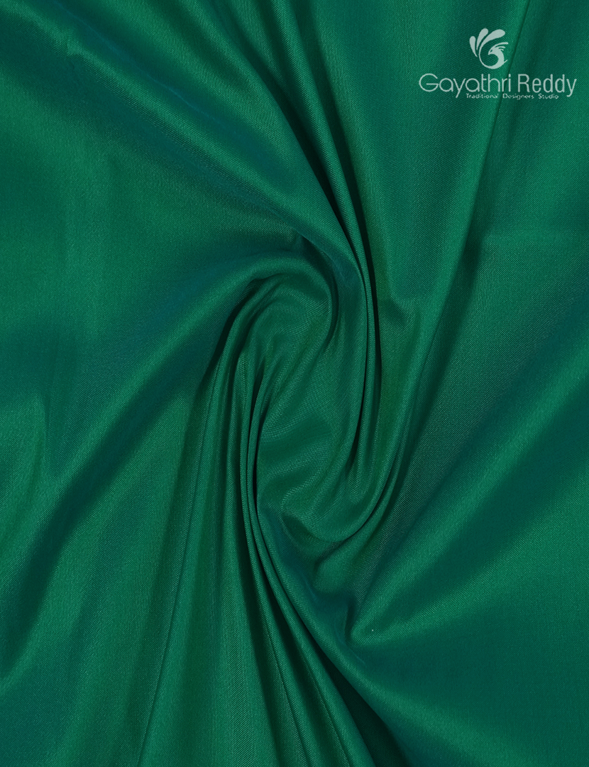 Semi Kanchipuram Art Silk Saree in Deep Rama Green and Magenta