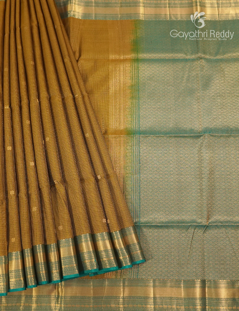 Pure Kanchipuram Vintage Silk Saree in Mustard and Teal Green