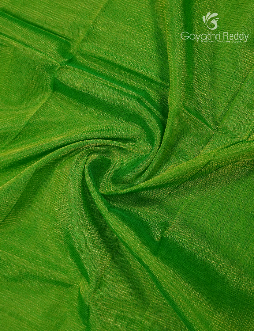 Pure Mangalagiri Langa Voni Set in Parrot Green
