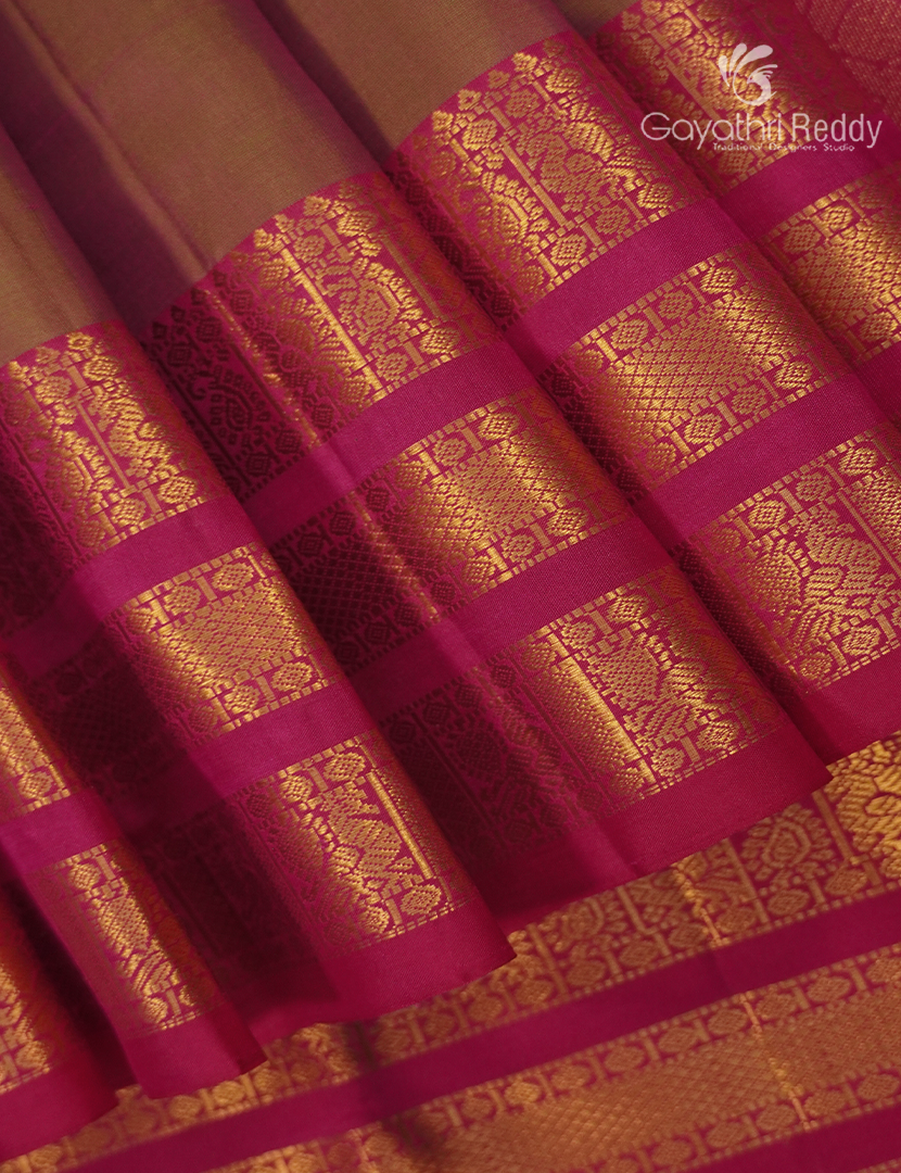 Pure Kanchipuram Silk Saree in Mehendi Green and Pink