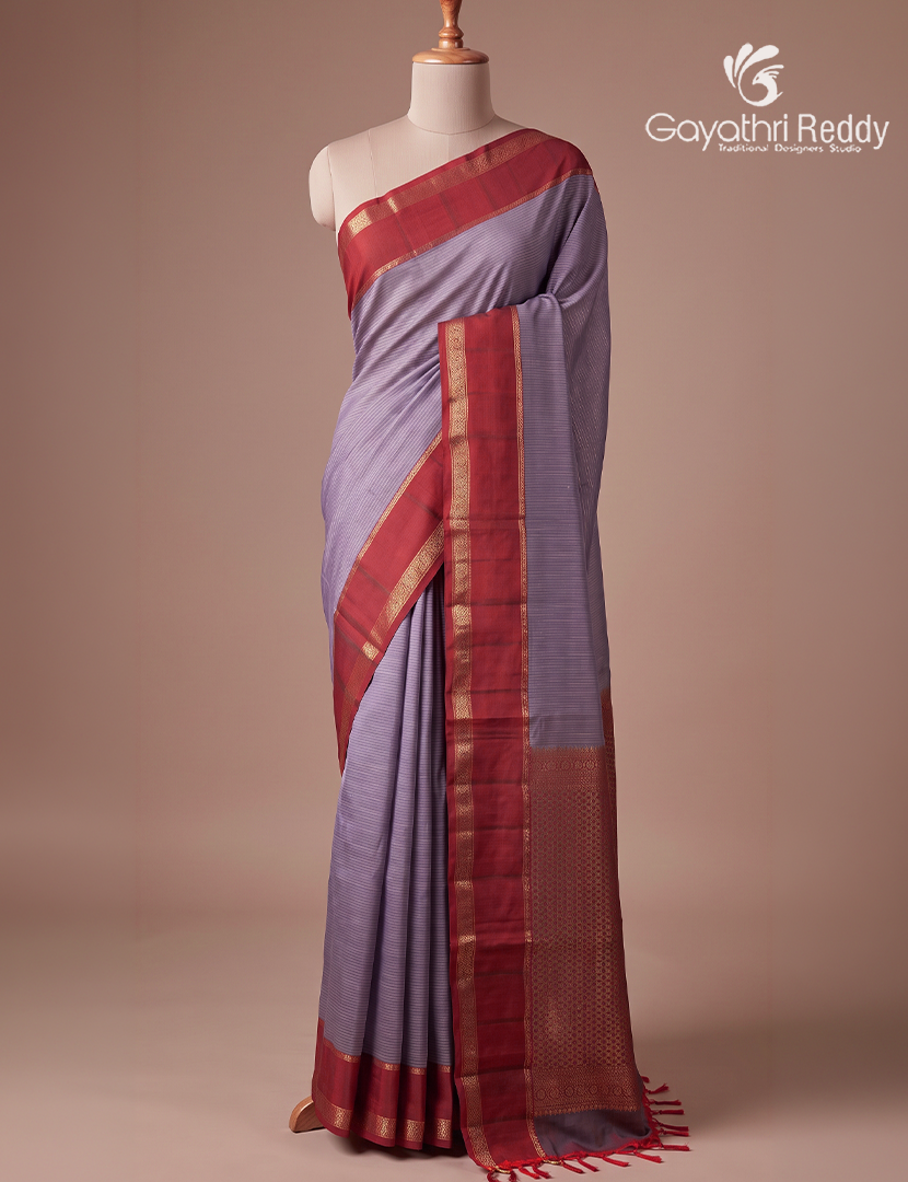 Pure  Kanchipuram Light Weight Silk Saree in Mauve Lavender and Maroon