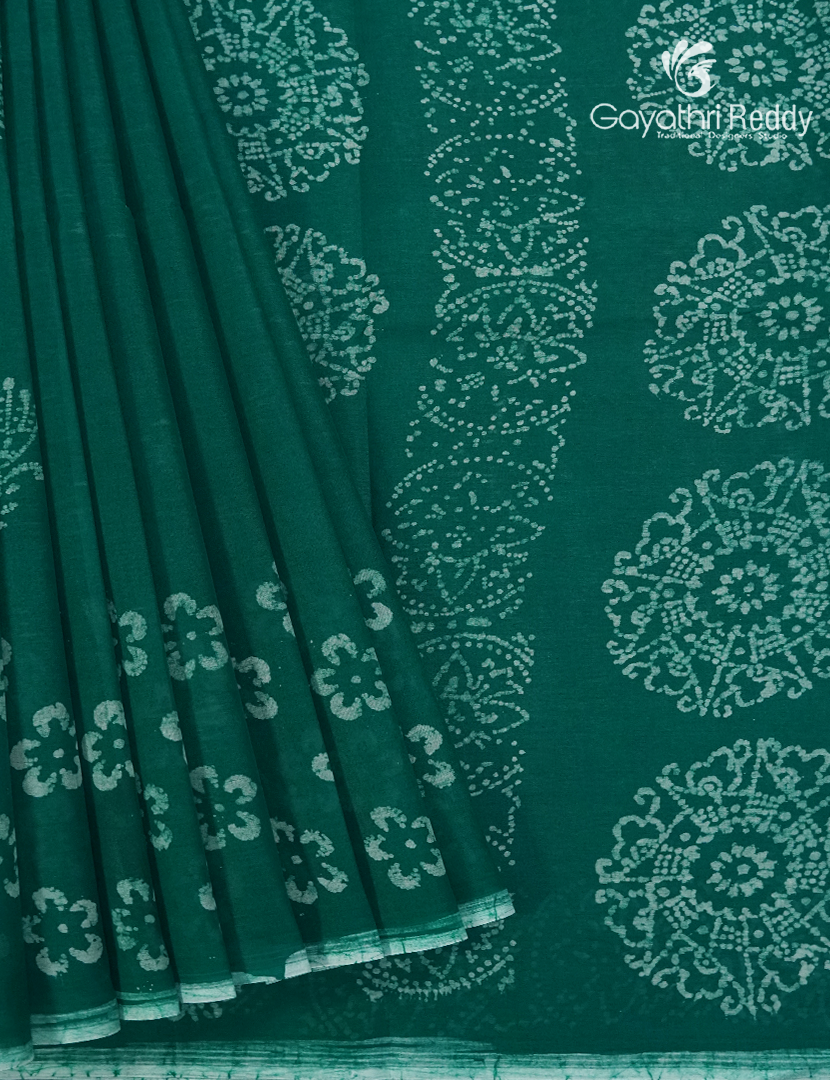 Cotton Batik Print Saree in Deep Rama Green