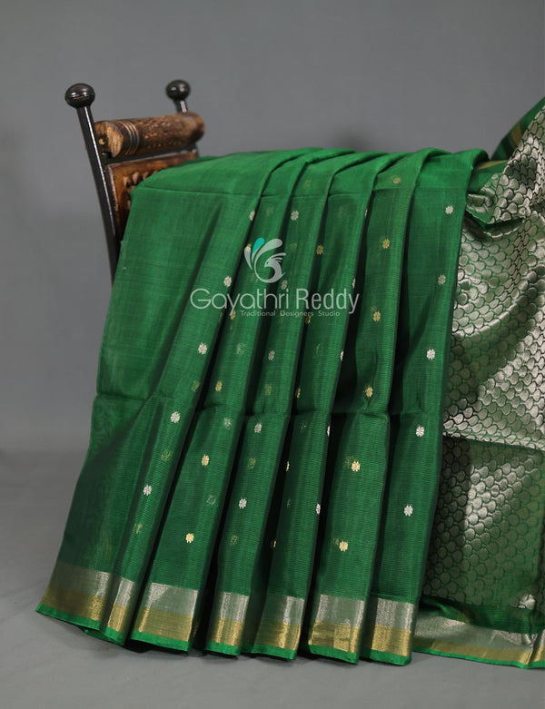 Buy Green Colored Motif Prints Semi Chanderi Saree By Gayathri Reddy  Designer Studio Online at Best Price | Distacart