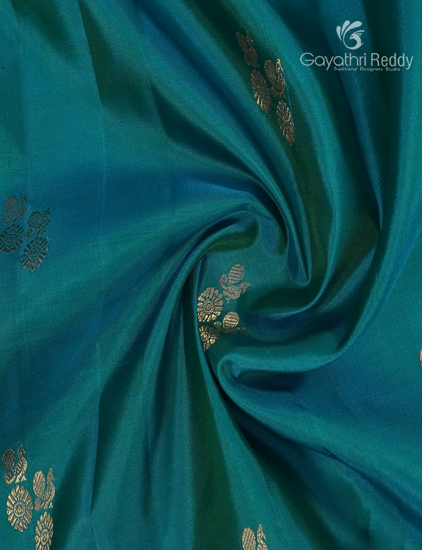 Pure Kanchipuram Silk Saree in Peacock Green and Mehendi Green  (Broad Borders )