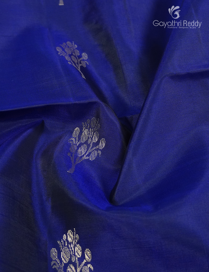 Light weight Kanchipuram Silk Saree in Deep Blue and Grey