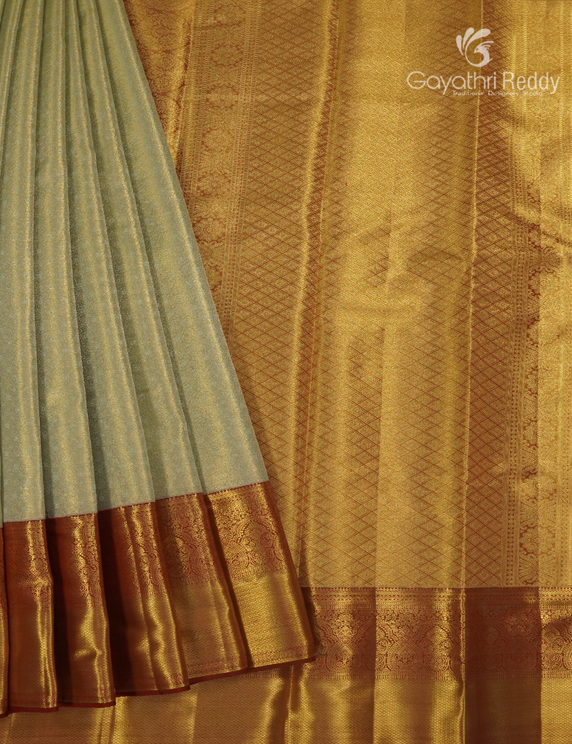 Pure  Kanchipuram Silk Saree in Mint Green and Maroon ( Brocade Pattern )