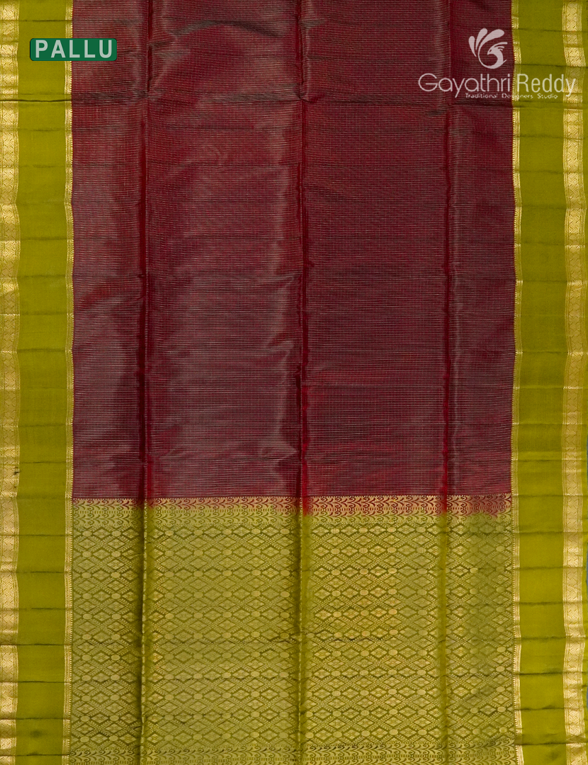 Pure Kanchipuram Silk Saree in Deep Maroon and Mehendi Green (Light Weight)