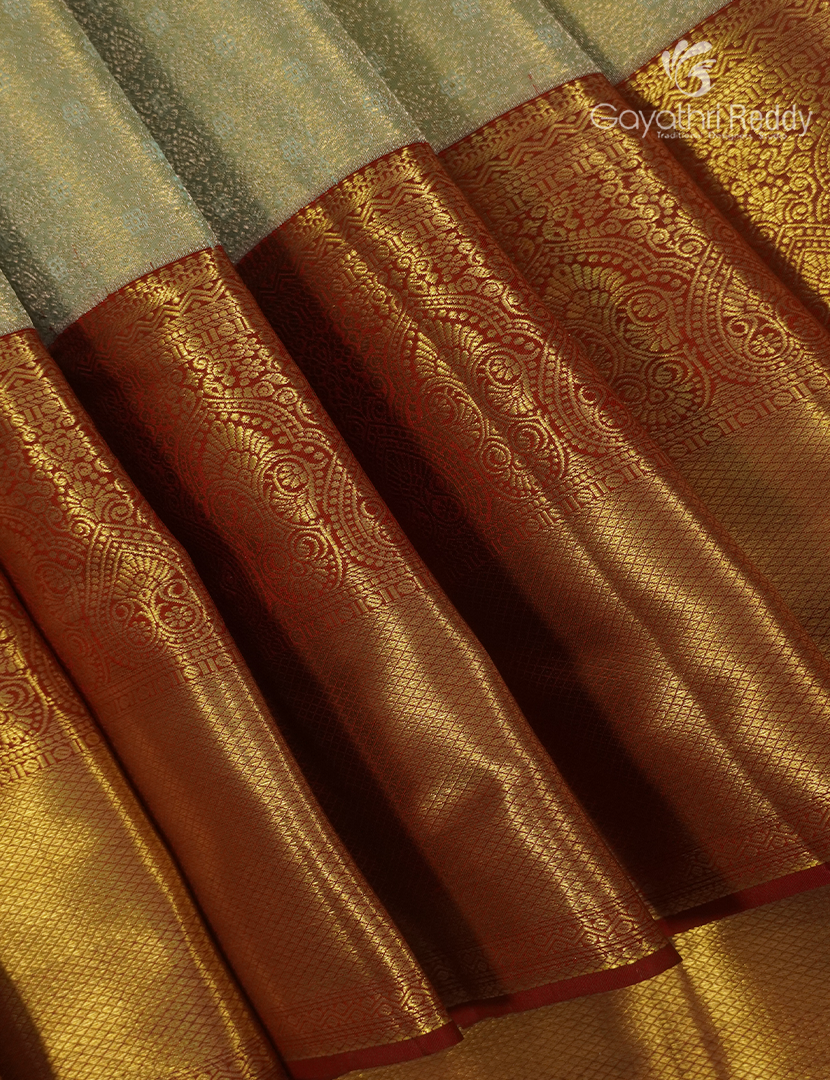 Pure  Kanchipuram Silk Saree in Mint Green and Maroon ( Brocade Pattern )