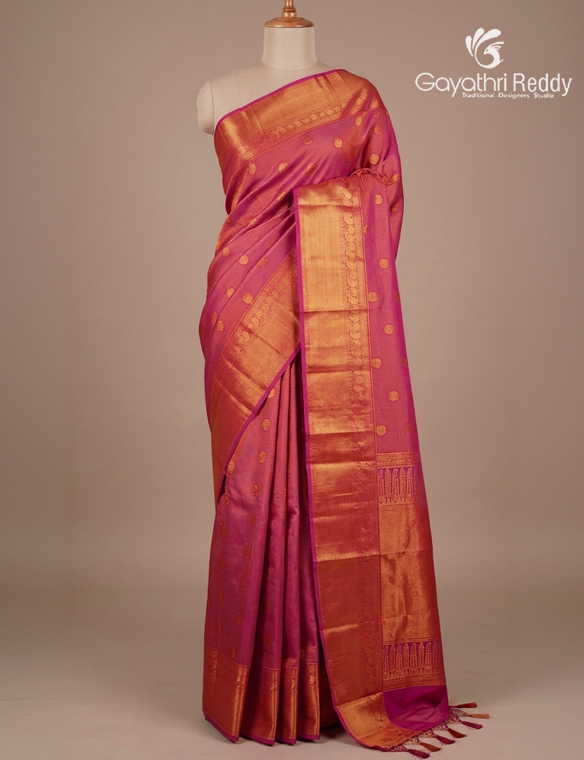 Pure  Kanchipuram Silk Saree in Rose Pink ( Butta Pattern )