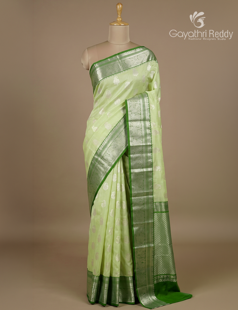 Pure Venkatagiri Silk Saree in Pista Green and Leaf Green