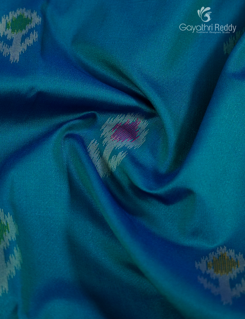Semi Kanchipuran Silk Saree in Deep Rama Blue and  Magenta