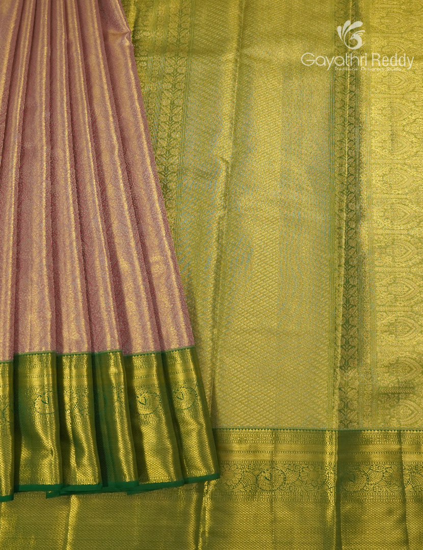 Pure  Kanchipuram Silk Saree in Peach and Bottle Green ( Brocade Pattern )