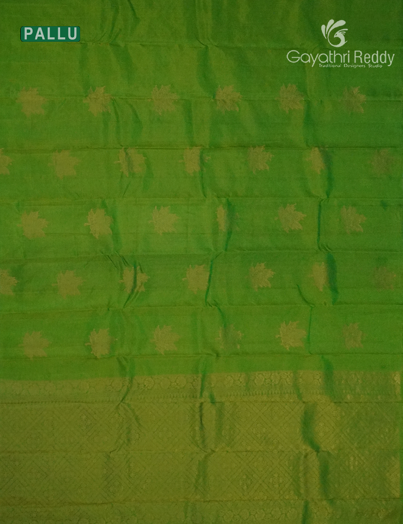 Pure Kanchipuram Silk  Saree in Green ( Butta Style )