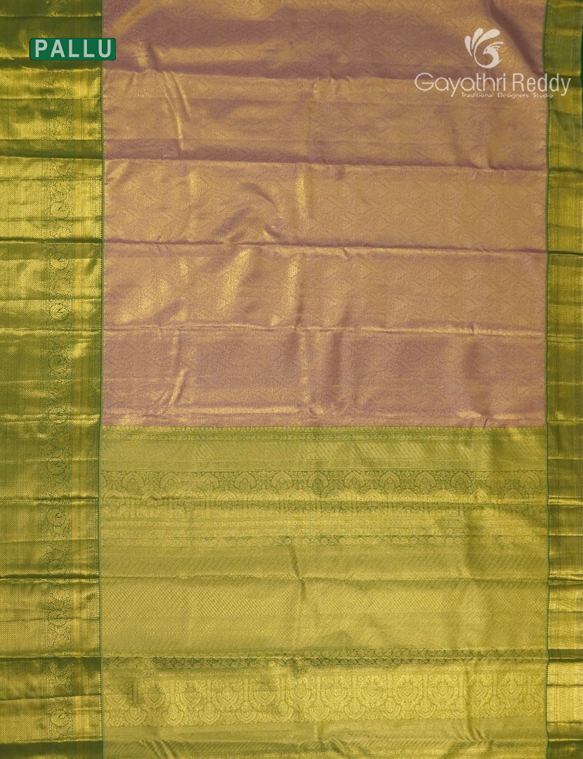 Pure  Kanchipuram Silk Saree in Peach and Bottle Green ( Brocade Pattern )
