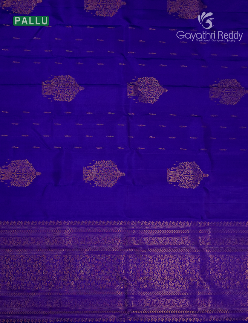 Pure Kanchipuram Silk  Saree in Violet ( Butta Pattern )